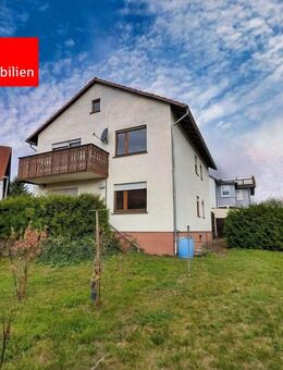 Massiv erbautes Wohnhaus mit zwei Wohneinheiten - vielseitig nutzbar und modernisierungsbedürftig - Lichtenfels (Hessen)