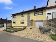 Zweifamilienhaus auf kleinem Grundstück - Flossenbürg