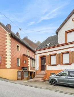 Zwei Immobilien mit großem Potential, 2 Garagen und großem Garten in Neunkirchen-Wiebelskirchen - Neunkirchen (Saarland)