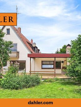 * RESERVIERT * ZWEIFAMILIENHAUS MIT VIEL PLATZ UND FLEXIBLER NUTZUNG - Roßtal
