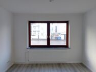 Anfragen NUR per E-Mail. Top renovierte 3-Zi. Whg. in EG mit Modernem Badezimmer und Balkon. - Bremerhaven