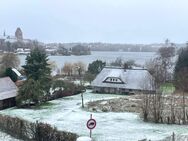 Romantisches Reetdachhaus in exponierter Seelage auf weitläufigem Grundstück/ Bauland - Ratzeburg