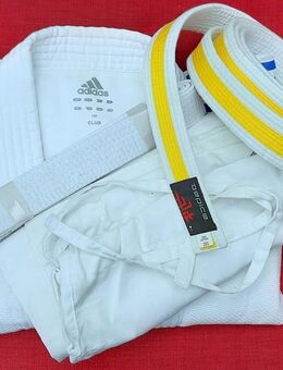 Adidas Judo Anzug, unisex, für Erwachsene, ungetragen mit passender Hose und 2 Judogürte - Niederfischbach