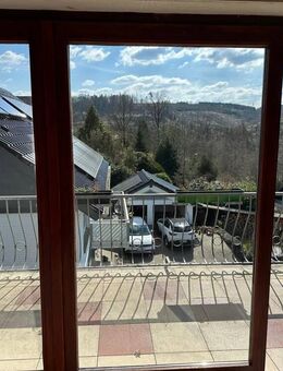 Ruhe und Natur im Bergischen - Großzügige Dachgeschoss Wohnung mit großem Balkon - Rollläden - Wipperfürth (Hansestadt)