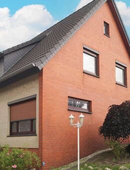 Freihstehendes Einfamilienhaus mit Garten, Garage und Werkstatt - Dörverden