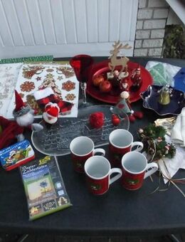 40 x Weihnachtsdeko zus. 10,-: Becher Dekofiguren Fensterbilder Windlicht Engel Wichtel Walther Glas-Stollenplatte Papier-Lichtertüten etc. - Flensburg