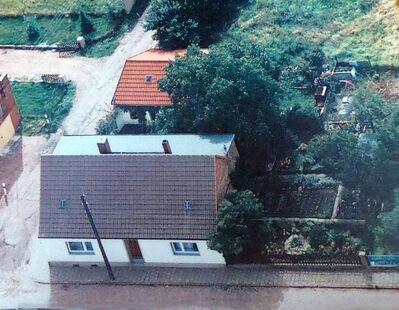 Einfamilienhaus mit Toreinfahrt und schönen Garten
