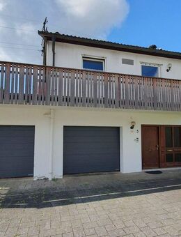 EFH, 2 Terrassen, 2 Garagen, 825 m² Grundstück - Kandern