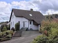 Seltene Gelegenheit: Am Waldrand gelegen, Galerie, Kaminofen, Balkon u.v.m. - Gonbach