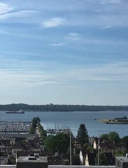 Traumhafte Penthouse-Wohnung mit großer Dachterrasse und Blick über die Kieler Förde - Kiel