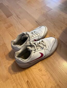 Weiße Sneaker von Adidas in Größe 40 - Jockgrim