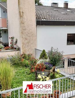 3-Familienhaus mit großem Entwicklungspotenzial in idyllischer Lage... - Hohenstein (Baden-Württemberg)