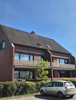 Helle 3- Zimmer- Dachgeschosswohnung mit PKW-Stellplatz in Delmenhorst (Stickgras) - Delmenhorst