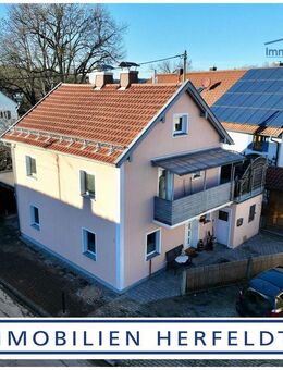 Gemütliches Einfamilienhaus mit Dachterrasse und Doppelcarport, komplett renoviert! - Landsberg (Lech)