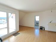 Süße Dachgeschosswohnung mit Balkon - Stockstadt (Main)