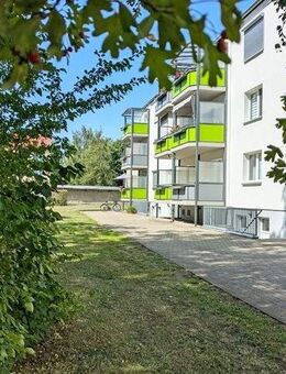 In ruhiger Lage: 3-Raum-Wohnung mit Balkon und Dusche - Oschersleben (Bode)