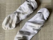 Getragene dünne Nike Socken in 42-46 - Hamburg