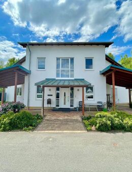 Unaufdringliche Eleganz: Moderne Villa zentral in Alsfeld - Alsfeld