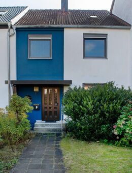 Traumhaus mit ausbaufähigem Dachgeschoss für mehr Wohnfläche und einem Parkplatz! Provisionsfrei und leerstehend. - Nürnberg