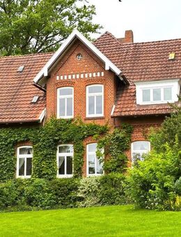 Idyllisch Wohnen, Platz für Home-Office, ideal für eine große Familie...mit gemütlichem Kachelofen (Diele + Wohnzimmer) - Drestedt