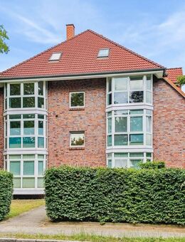 Freie 2-Zimmer-Eigentumswohnung mit Balkon und Tiefgaragenstellplatz im wunderschönen Hamburg-Sasel - Hamburg