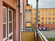 Gemütliche 3-Zimmer-Wohnung mit zwei Balkonen in der Curie-Siedlung - Magdeburg