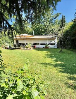 Bungalow mit großem Grundstück und Entwicklungspotenzial in ruhiger Wohnlage von Krailling - Krailling