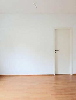 Gemütliche 3-Zimmer-Wohnung mit Balkon und Stellplatz im Hinterhof - Aschersleben