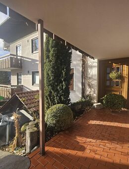 Charmante DG-Wohnung mit Panorama und Gelegenheit zur individuellen Modernisierung - Albstadt