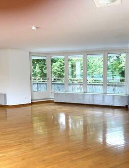 großzügig geschnittene Penthouse Wohnung nahe Olympiastadion - Berlin