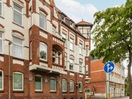 Ergänzungsbebauung möglich! Denkmalgeschütztes Mehrfamilienhaus mit 8 Wohneinheiten in Neumünster - Neumünster