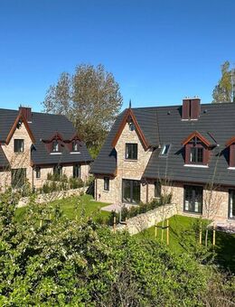 Neubau von drei exklusiven Doppelhäusern mit jeweils 1 Ferien- und 1 Dauerwohnung - Sylt