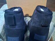 Ugg Boots Gr. 37 in Blau mit OVP - Kassel