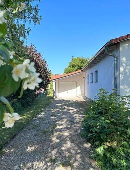 Leben auf einer Ebene - Zeitloser Bungalow mit großzügigem Grundstück in begehrter Lage Königsbrunns - Königsbrunn