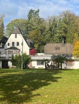 Großes Anwesen mit Büro/Praxisanbau aus 1986 mit parkähnlichem Garten in Hennef-Bröl - Hennef (Sieg)