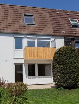 ***Heike Borchers Immobilien***Da steckt Liebe drin: Saniertes Reihenmittelhaus mit Süd-Terrasse*** - Taufkirchen (Landkreis München)