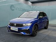 VW Tiguan, 2.0 TDI R-Line Black Style, Jahr 2024 - München