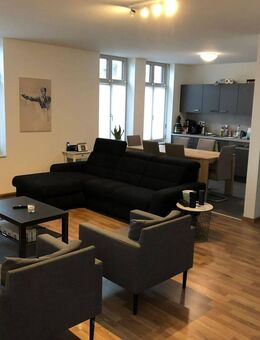 Maisonette-Wohnung mit Dachterrasse und freistehender Badewanne, 2 Zimmer in energetisch saniertem Wohnhaus in ruhiger Lage - Saarbrücken