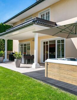 Ruhiges Landidyll: Großzügige Villa mit hochwertiger Ausstattung und traumhaftem Garten - Icking