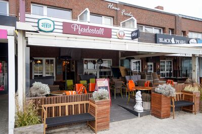 6 % Kapitalrendite!!! Institution Bistro-Bar "Pferdestall" mit 2 Ferienwohnungen in bester Lage