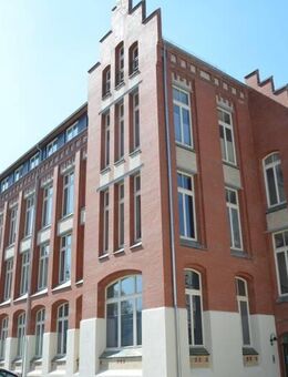 Wunderschöne Dachgeschoss-Wohnung im denkmalgeschützten Altbau im Hofgebäude am Kaßberg! - Chemnitz