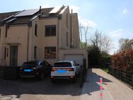 Moderne Doppelhaushälfte mit zwei Wohnungen - Reilingen