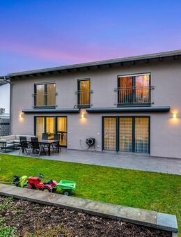 TOP Zustand: Traumhaus + Wohnung + große PV Anlage mit Einnahmen - Bad Schönborn