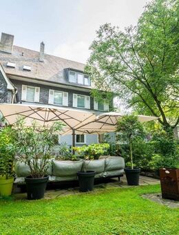 TOP sanierte Dachgeschosswohnung mit großem Garten in denkmalgeschützter Villa - Oberhausen