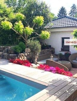 IMMOBERLIN.DE - Fabelhaftes Haus mit Südterrasse, Gewerbeanteil & Garage in familienfreundlicher Lage - Panketal