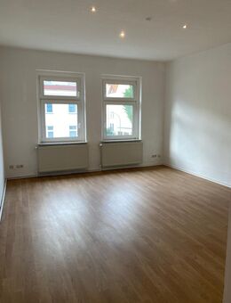 Schöne 3 Zimmer Wohnung mit Balkon sucht Familie - Zeitz