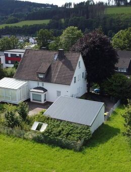 +++Modernisiert und einzugsbereit+++ Einfamilienhaus mit Wintergarten in Bad Berleburg-Stadt - Bad Berleburg