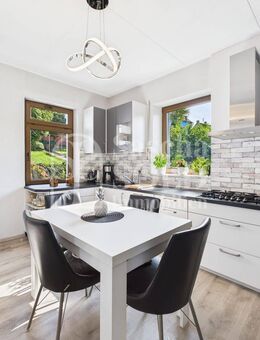 Modernisiertes Reihenendhaus mit 7 Zimmer, Garten & Garage in Bildstock, Friedrichsthal - Friedrichsthal (Saarland)