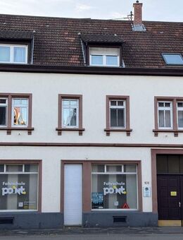 Ohne Markler: Vorder- und Hinterhaus in Seckenheim - Mannheim