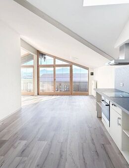 Wunderschöne 135 m2 gr. 4-Zimmer DG Wohnung mit drei Balkonen in Rimsting - Rimsting
